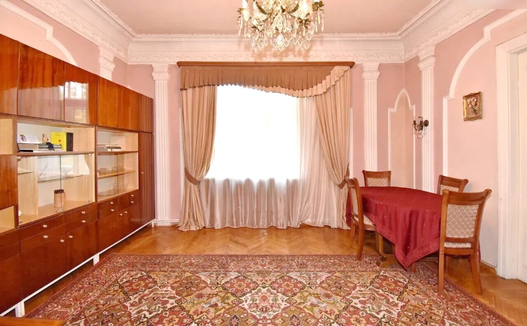 459105-3308543-crop