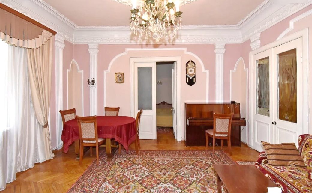 459105-3308544-crop