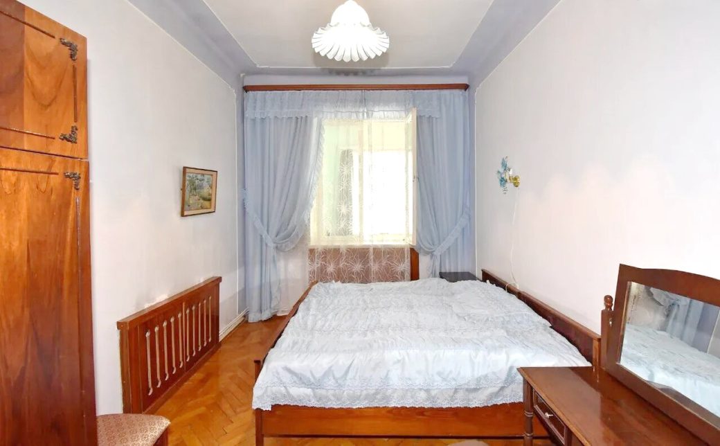 459105-3308548-crop