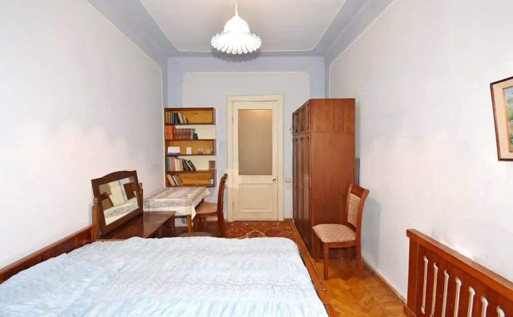 459105-3308549-crop