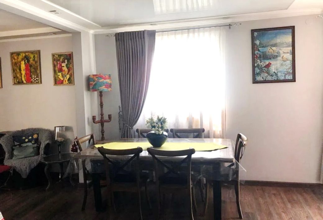 459300-3311474-crop