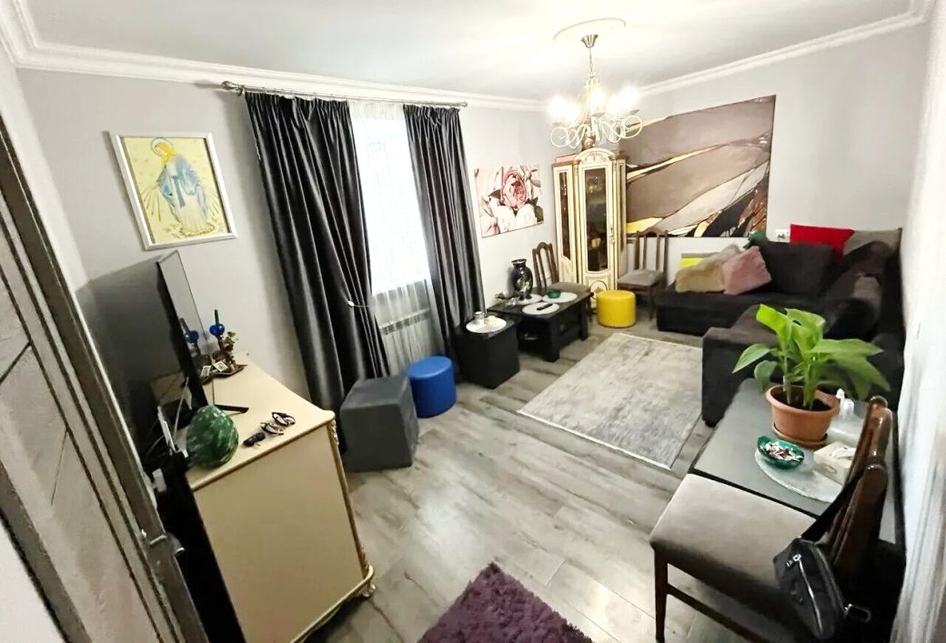 459963-3320962-crop