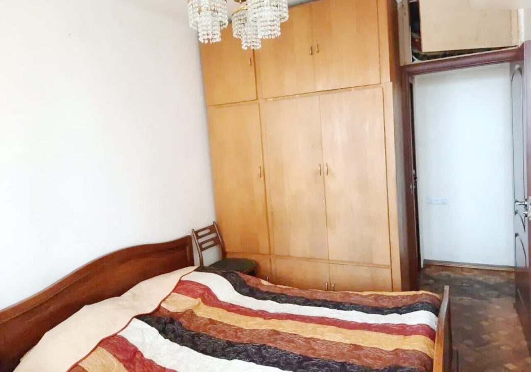 460075-3322571-crop