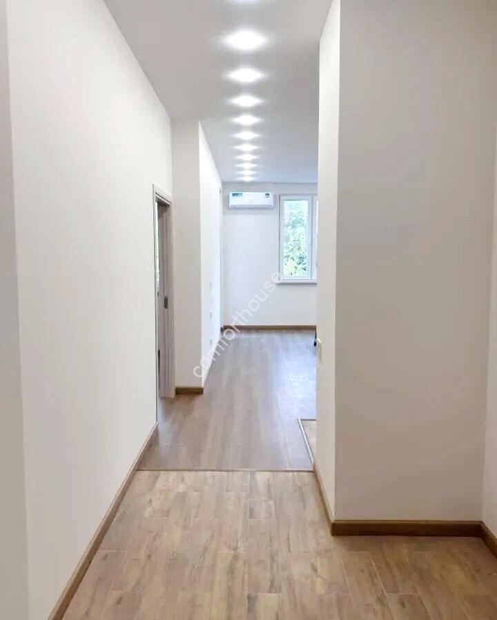 460376-3326993-crop