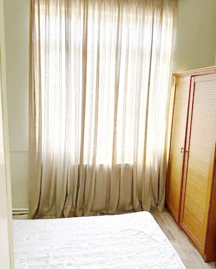 460678-3331325-crop
