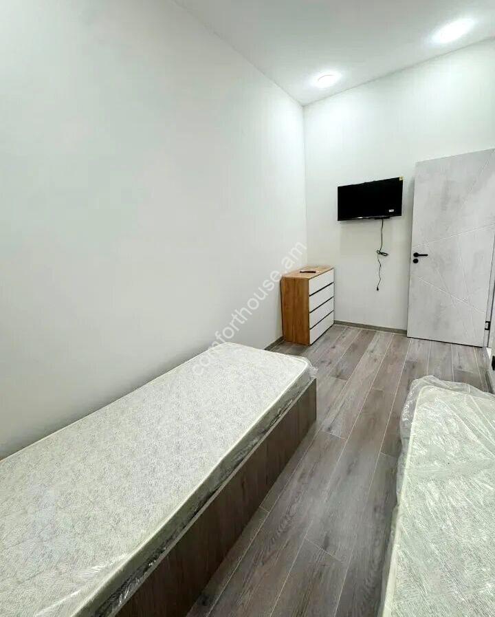 460929-3335086-crop