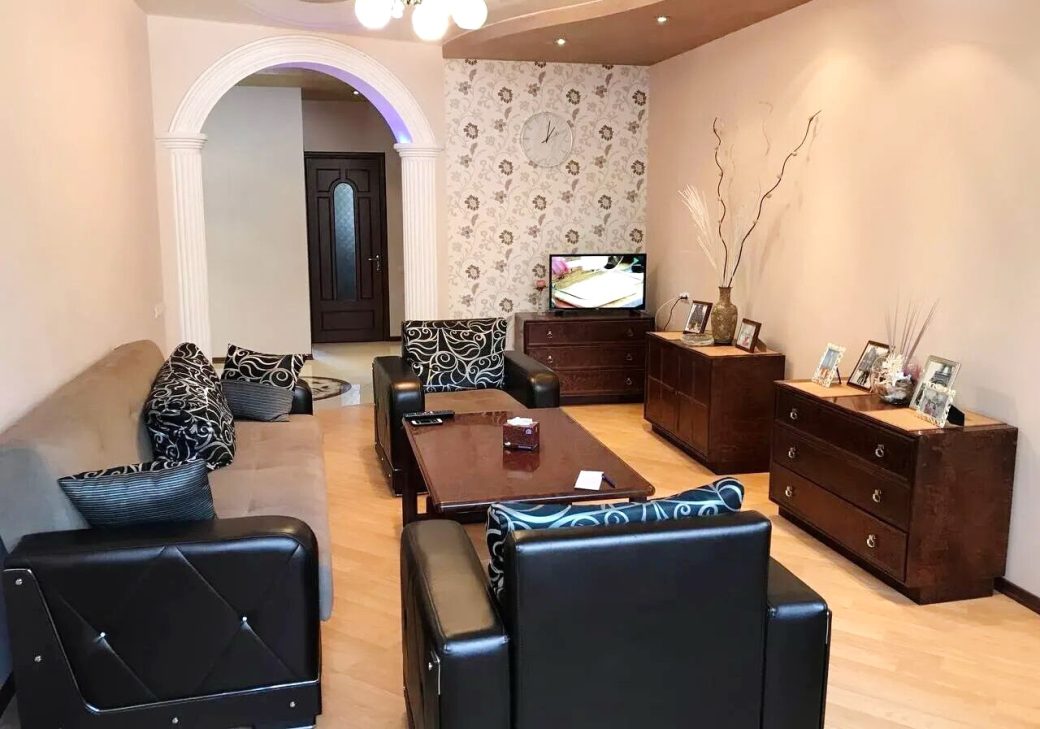 461000-3336106-crop