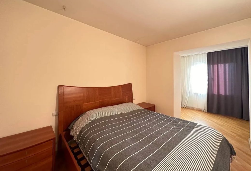 88530305