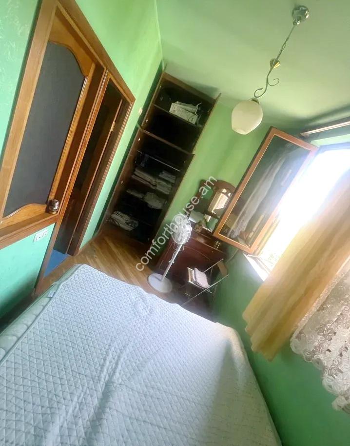 99971618