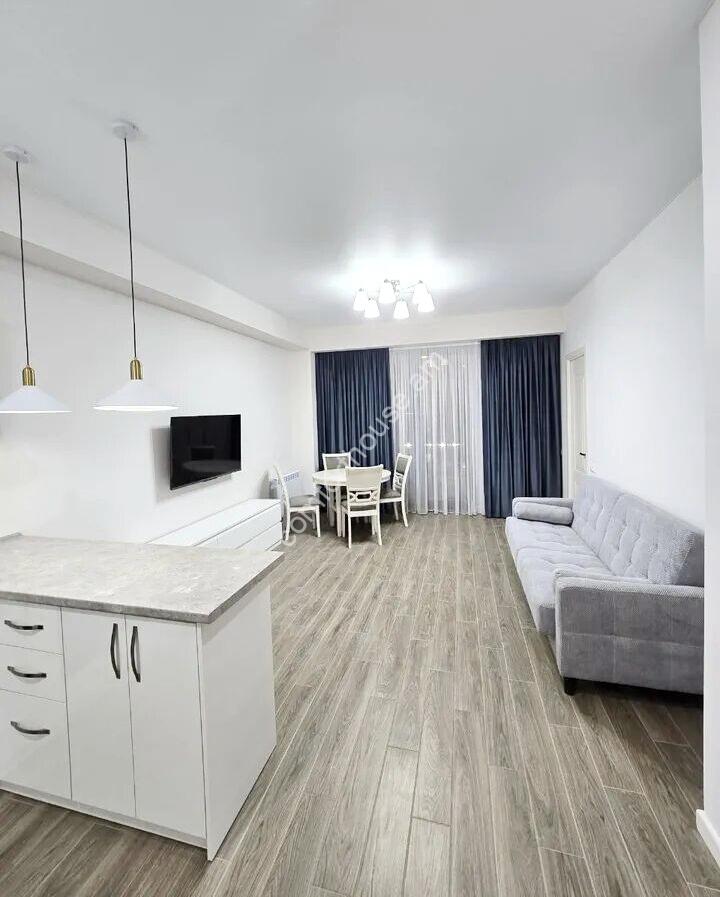 457241-3280581-crop