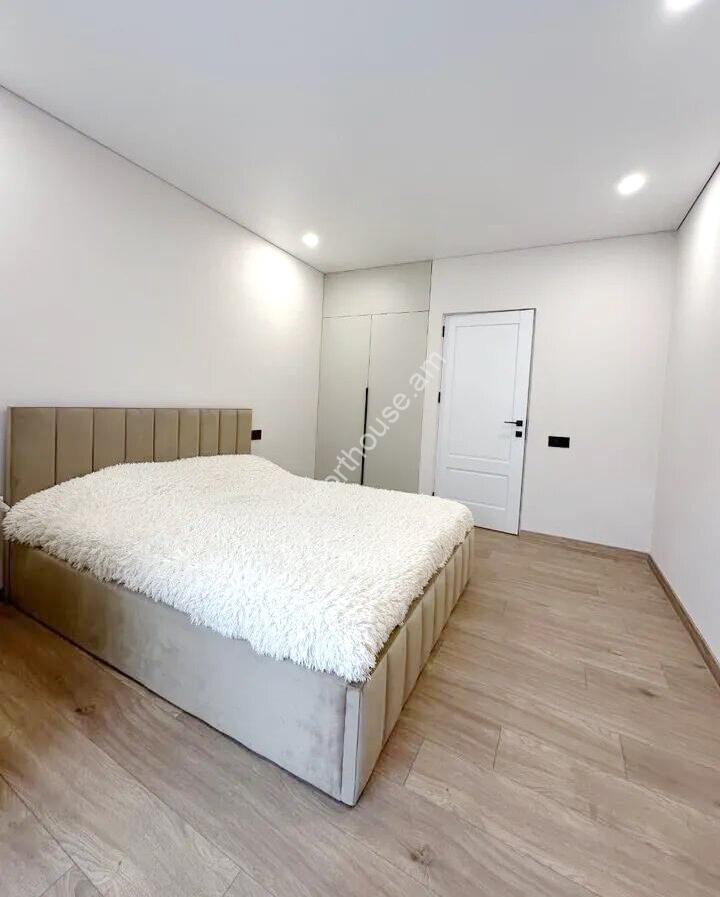 459095-3308421-crop
