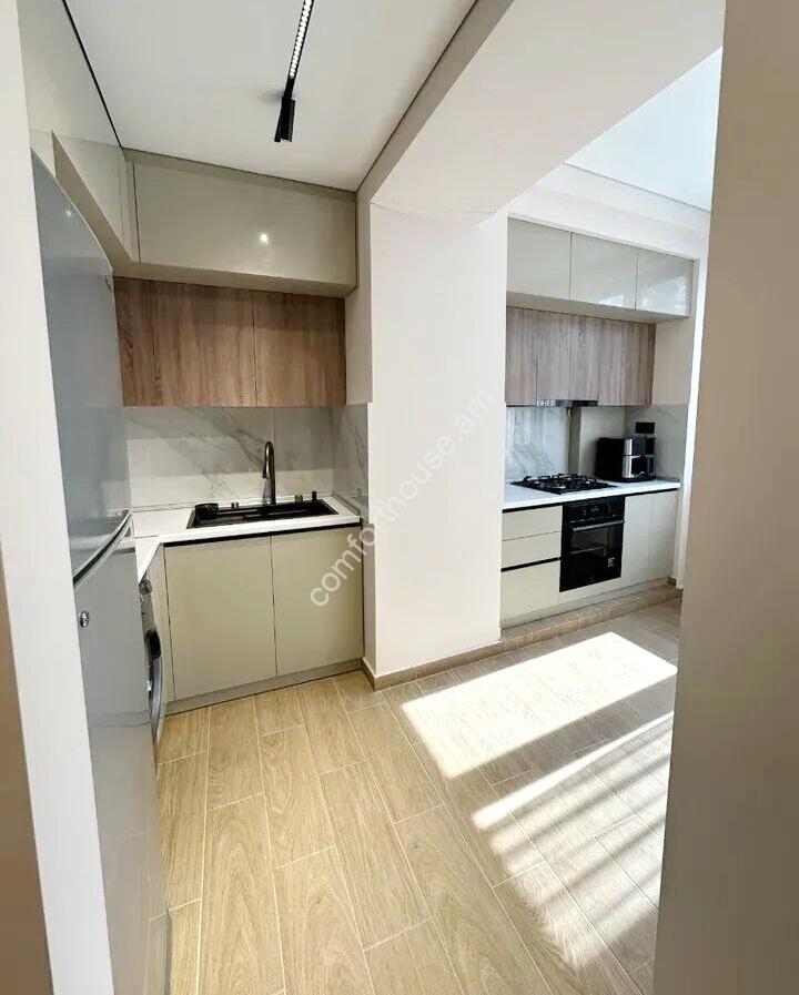 459095-3308427-crop