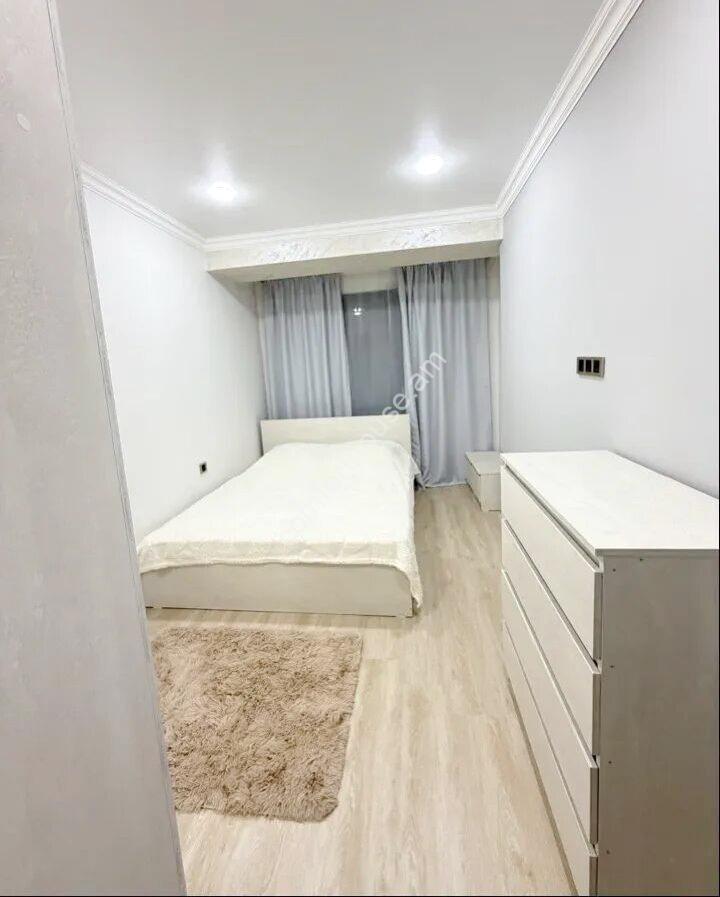 460913-3334884-crop