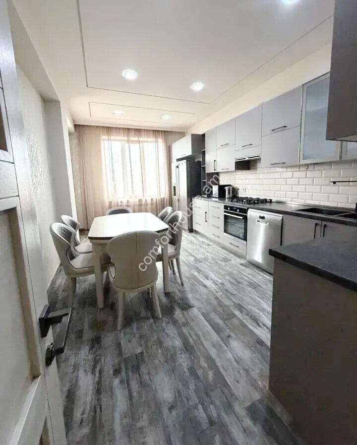 462758-3362783-crop