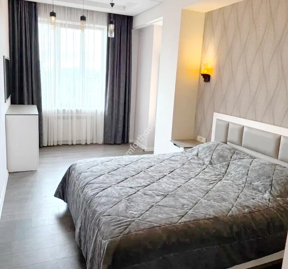 462758-3362785-crop