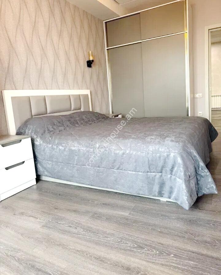 462758-3362786-crop