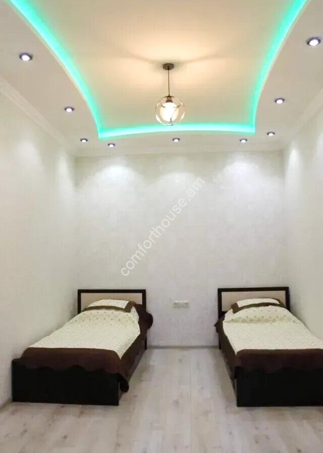 463581-3375102-crop