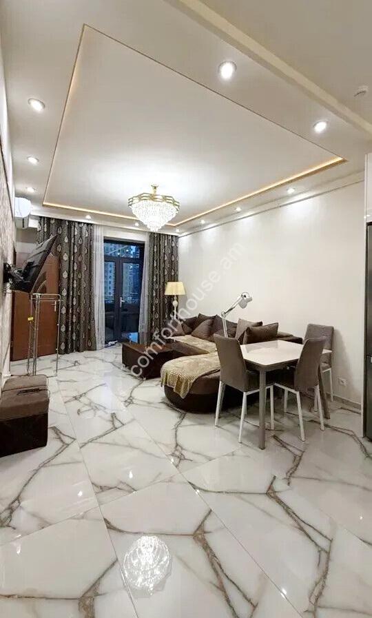 463687-3376621-crop