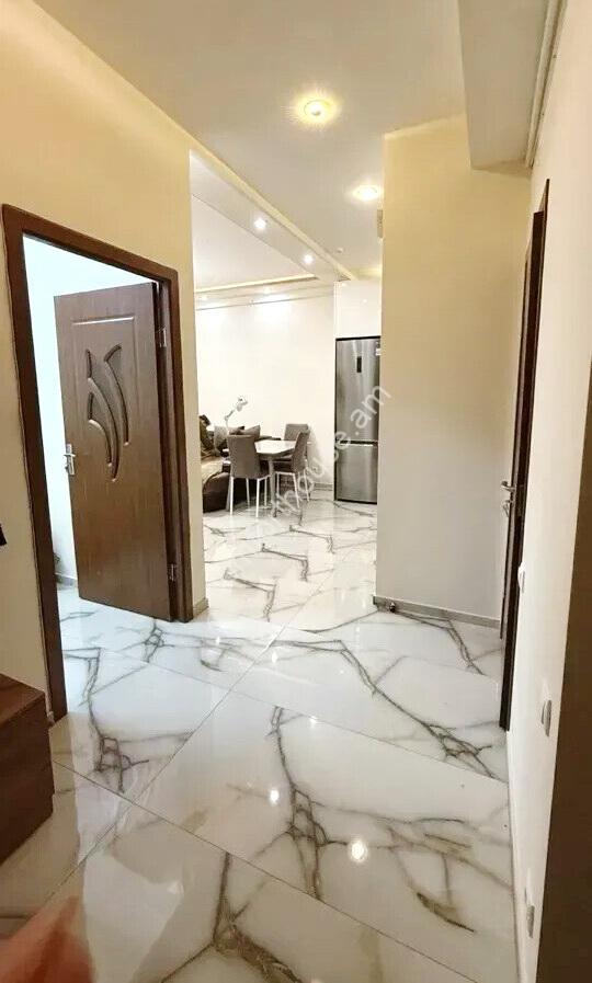 463687-3376626-crop