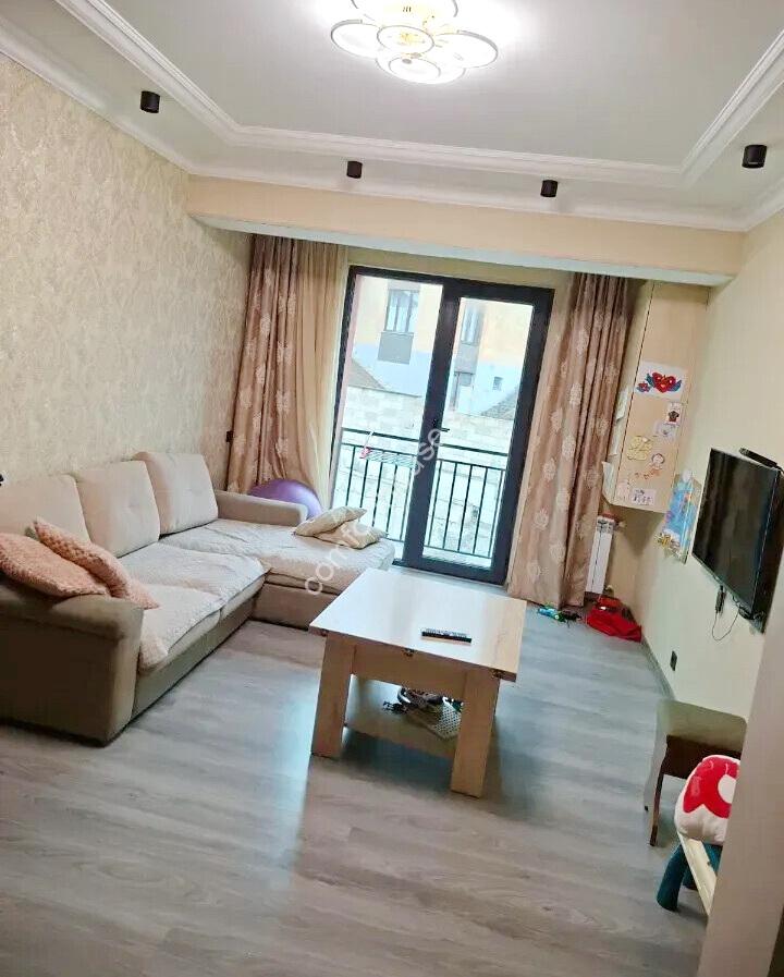 463789-3378044-crop