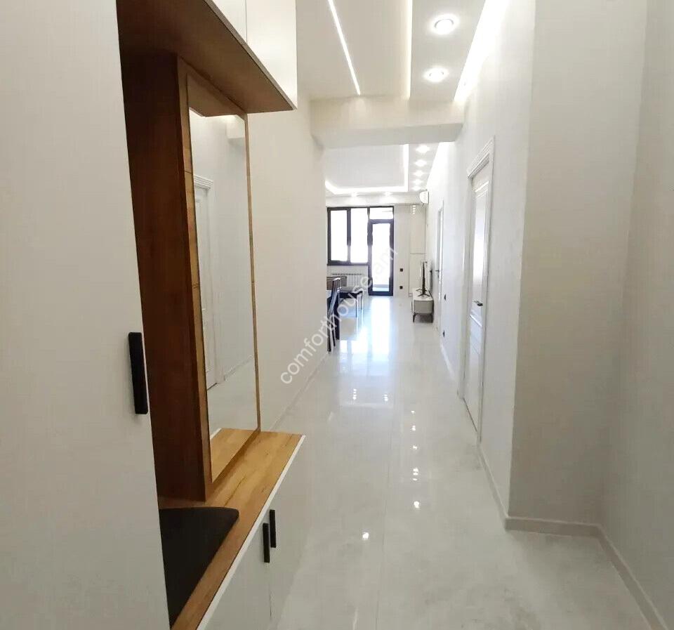 463847-3378877-crop