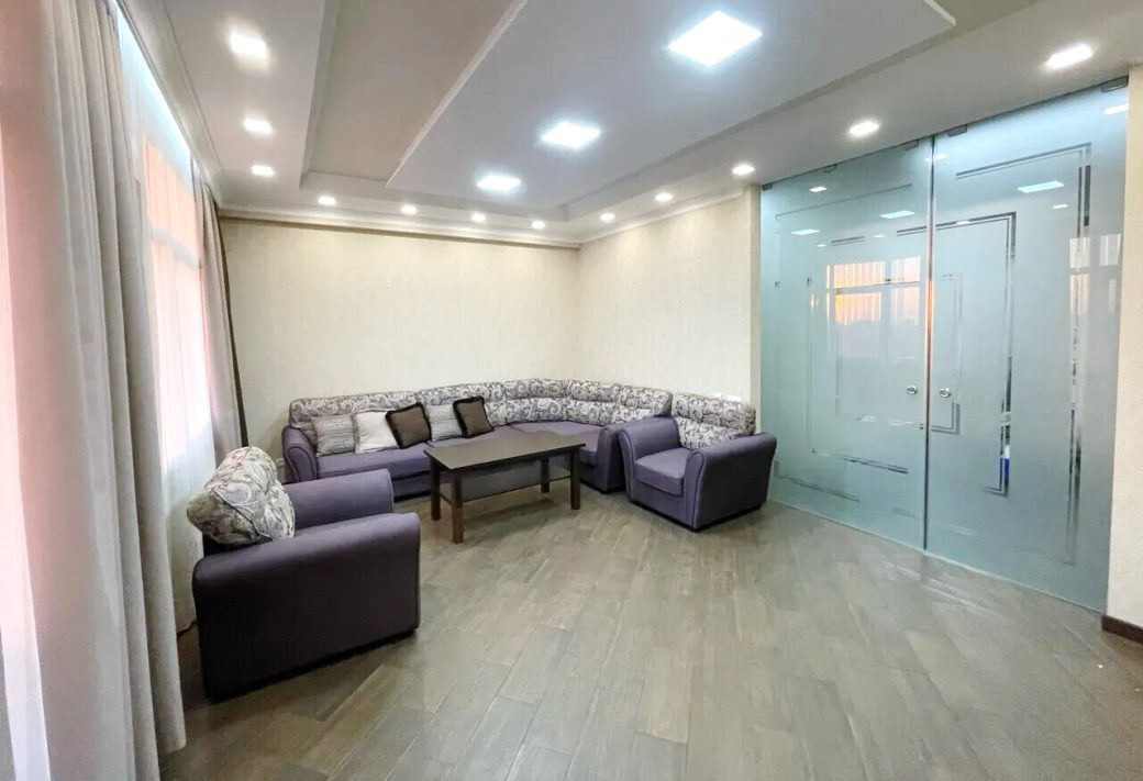 452898-3215611-crop