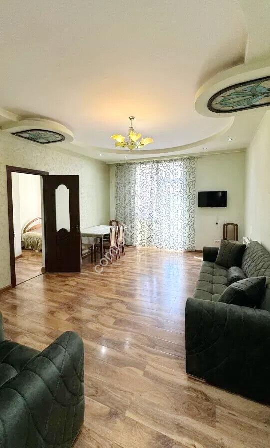 462699-3362605-crop