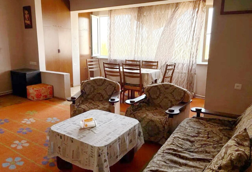463779-3377929-crop