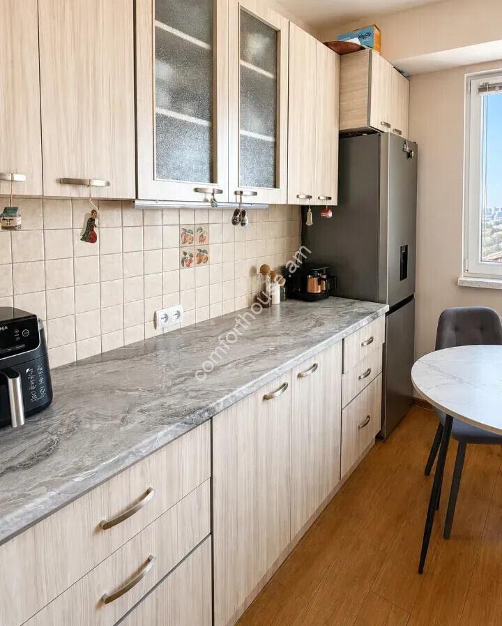 464566-3389564-crop
