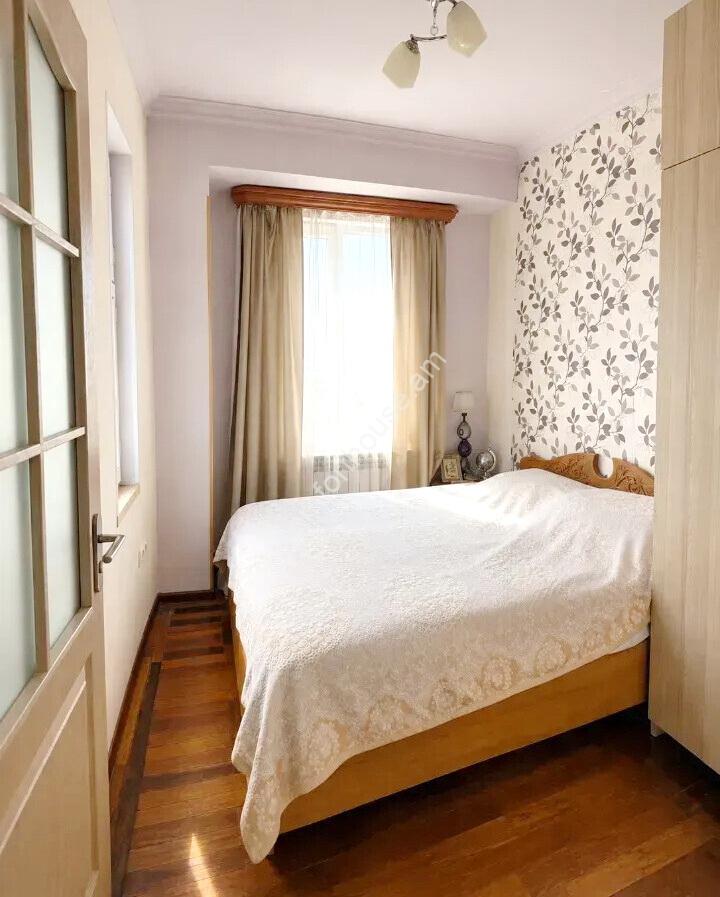 464566-3389565-crop