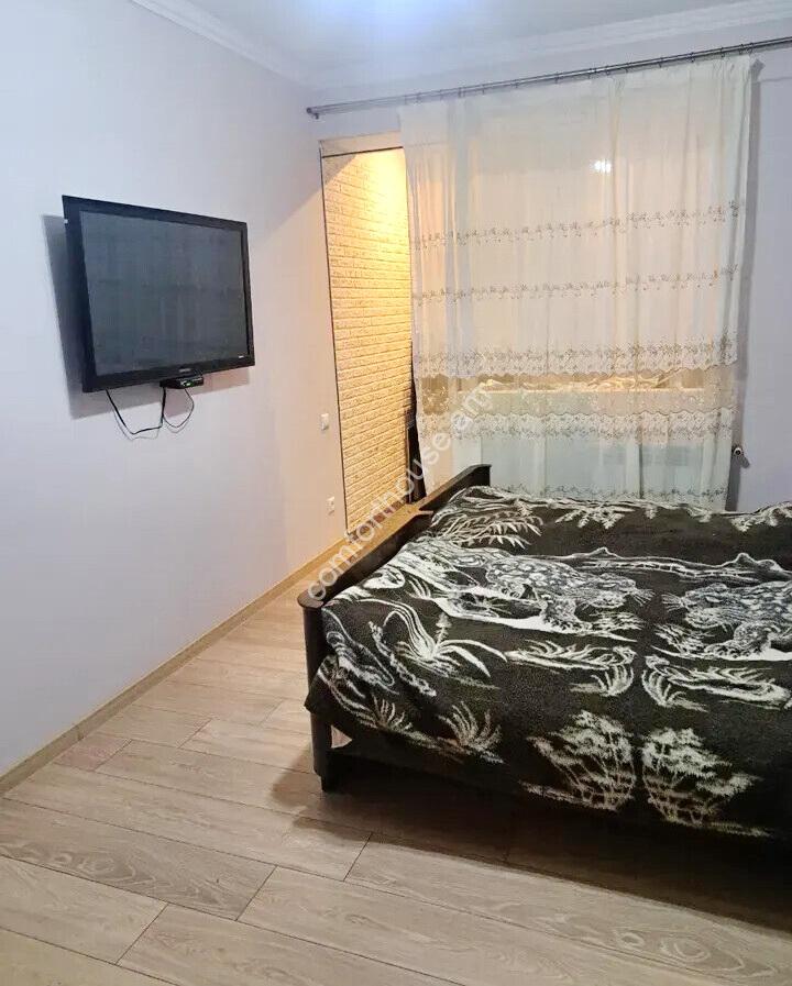 465183-3398943-crop