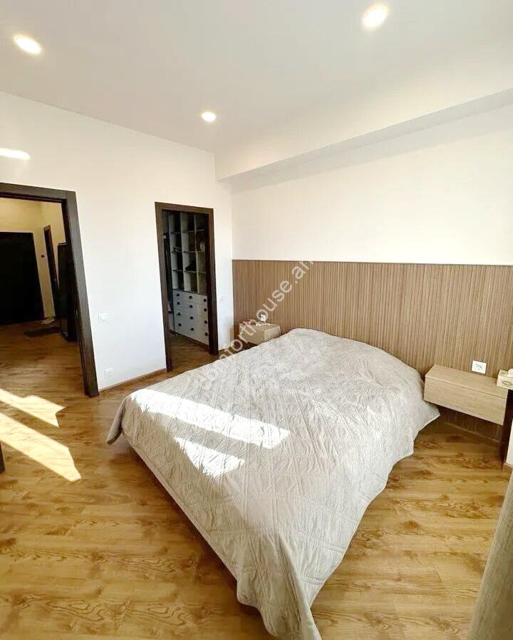 465289-3400469-crop