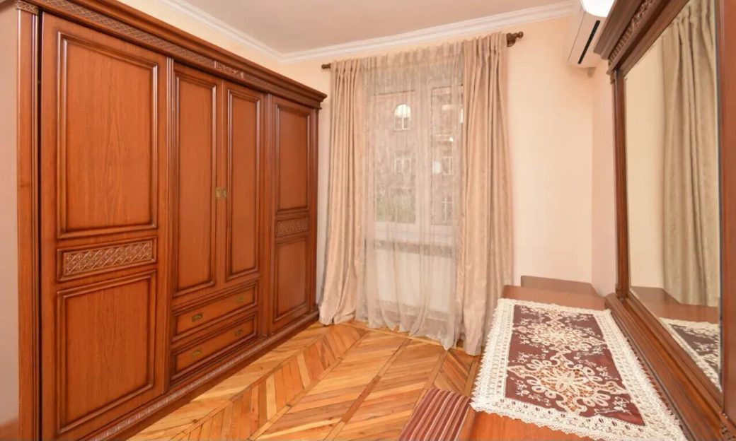 465676-3406602-crop