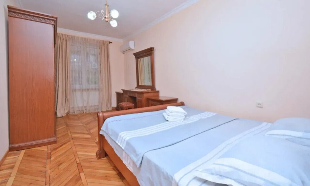 465676-3406603-crop