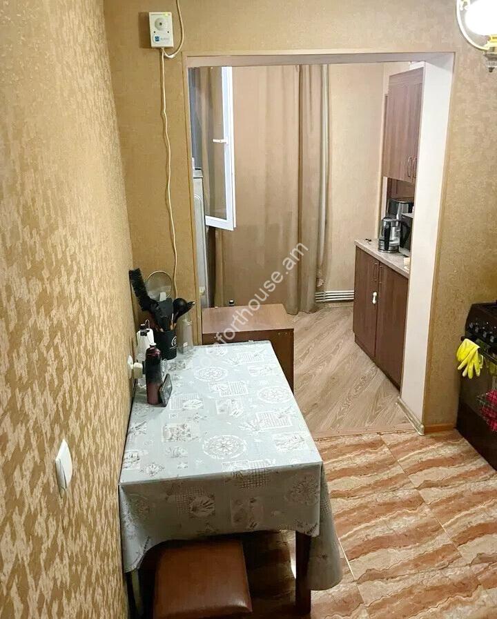 467071-3427533-crop