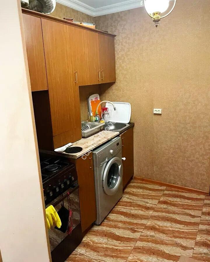 467071-3427539-crop