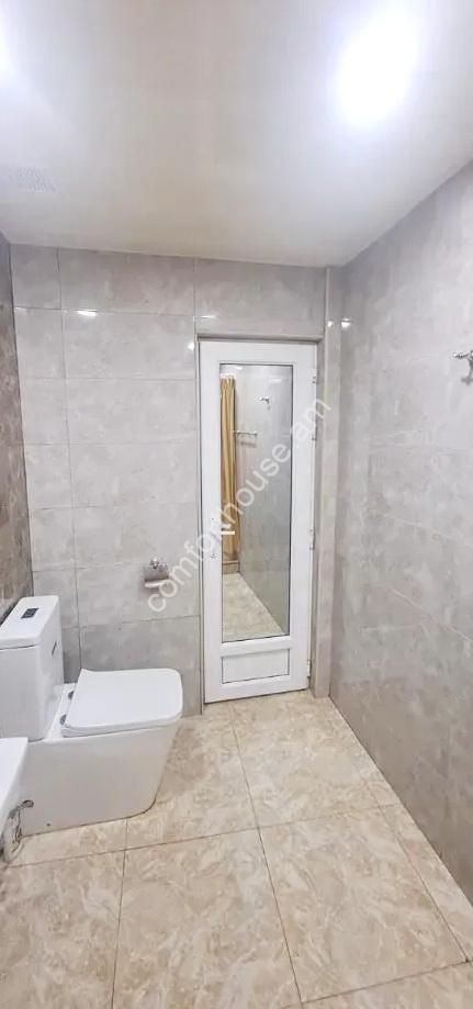 95723302