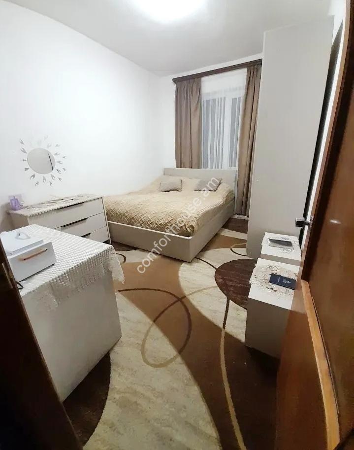 99002458