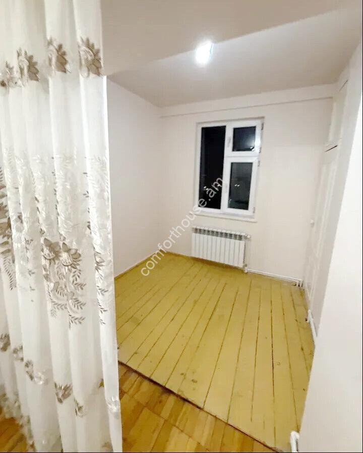 468537-3449977-crop