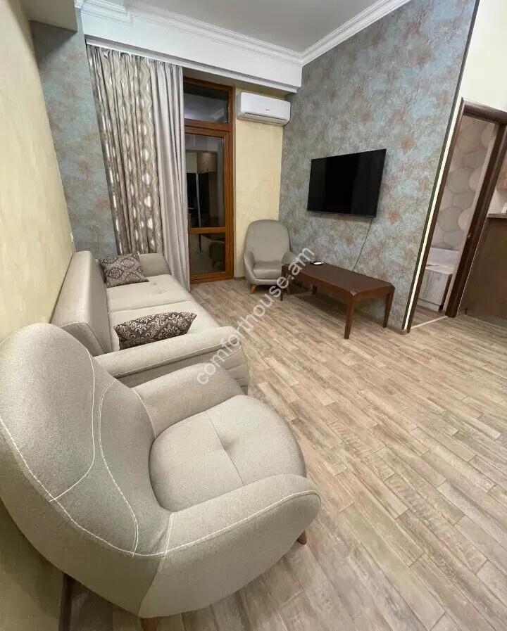 468589-3450708-crop