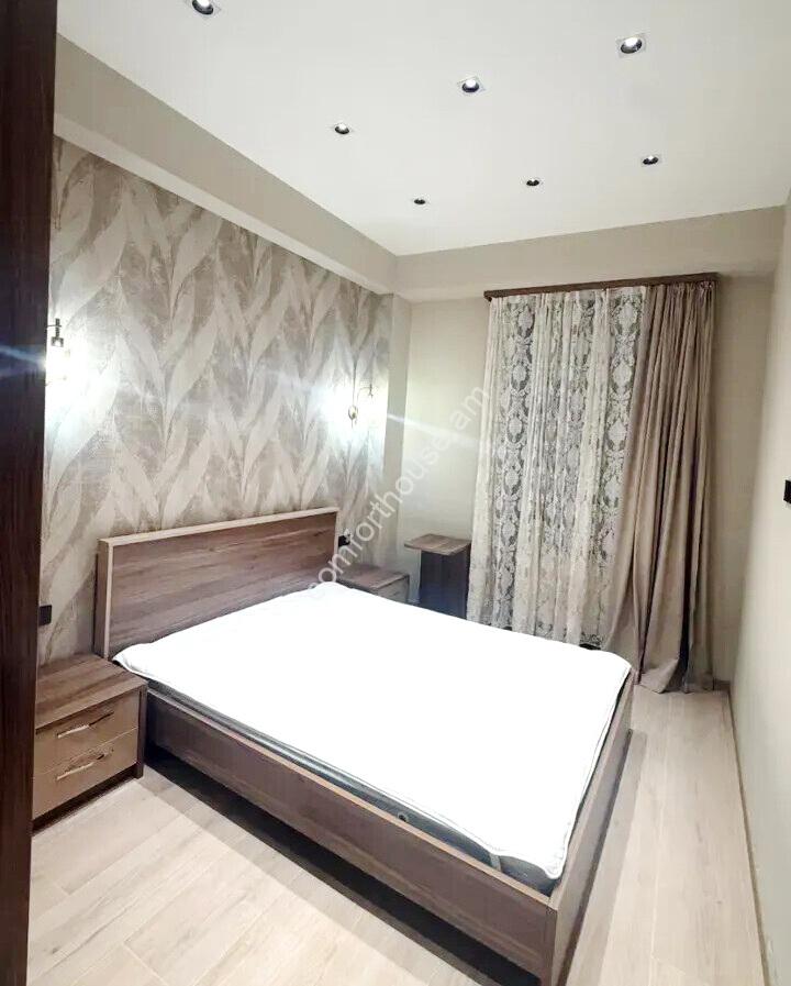 468698-3452445-crop
