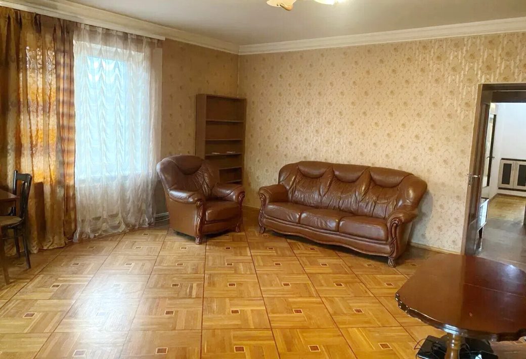 468869-3455034-crop