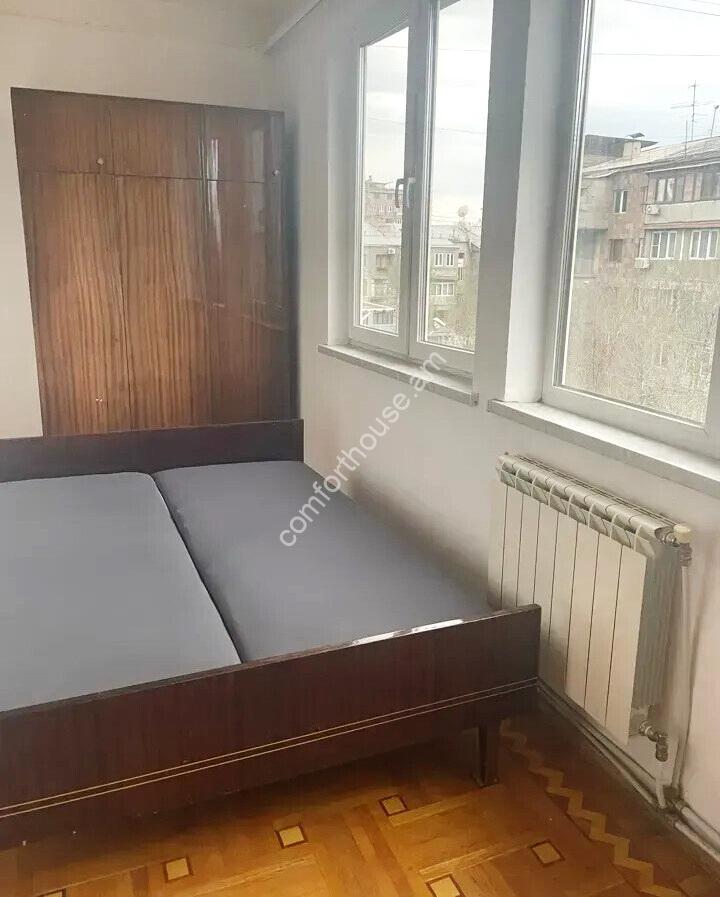 468869-3455037-crop