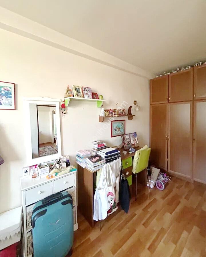 468988-3456953-crop