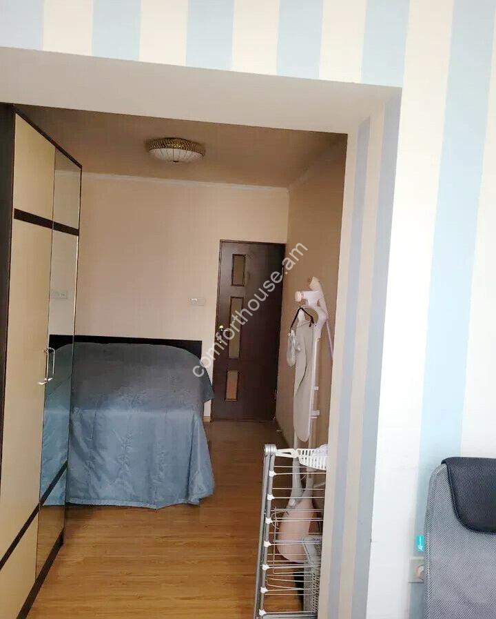 469025-3457678-crop