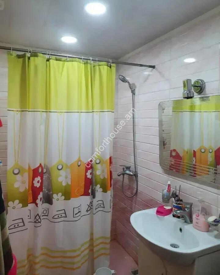 469267-3461188-crop