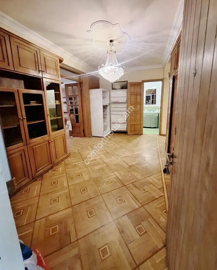 469509-3465059-crop