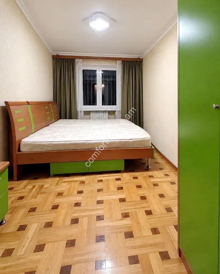 469810-3469583-crop