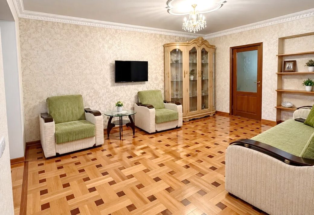 469810-3469584-crop
