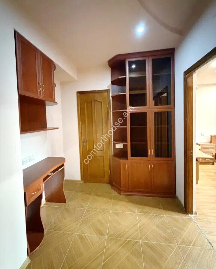 469848-3470246-crop